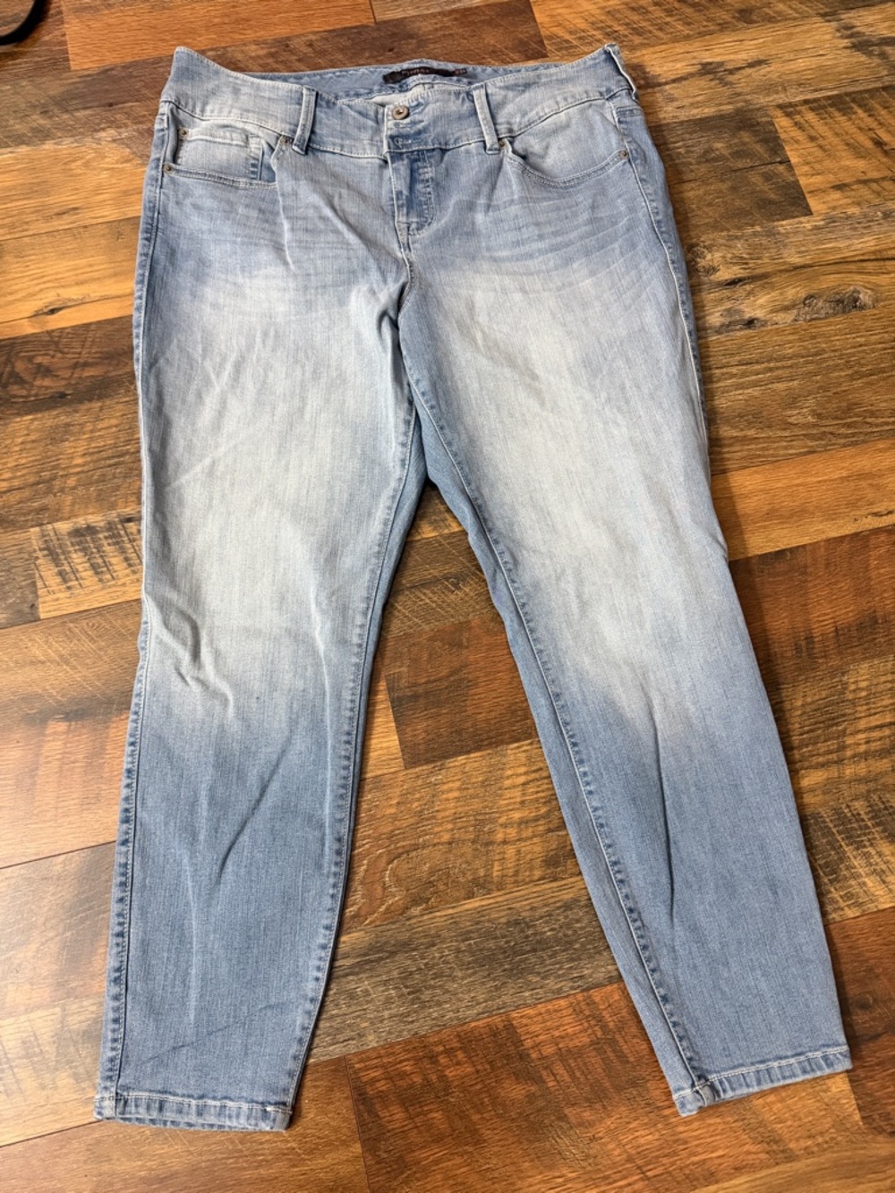 torrid Light Wash Jeggings - Faded Blue